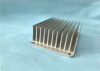 Loch gelochte Aluminiumverdrängungs-Kühlkörper-Profile, die Oberfläche polieren
